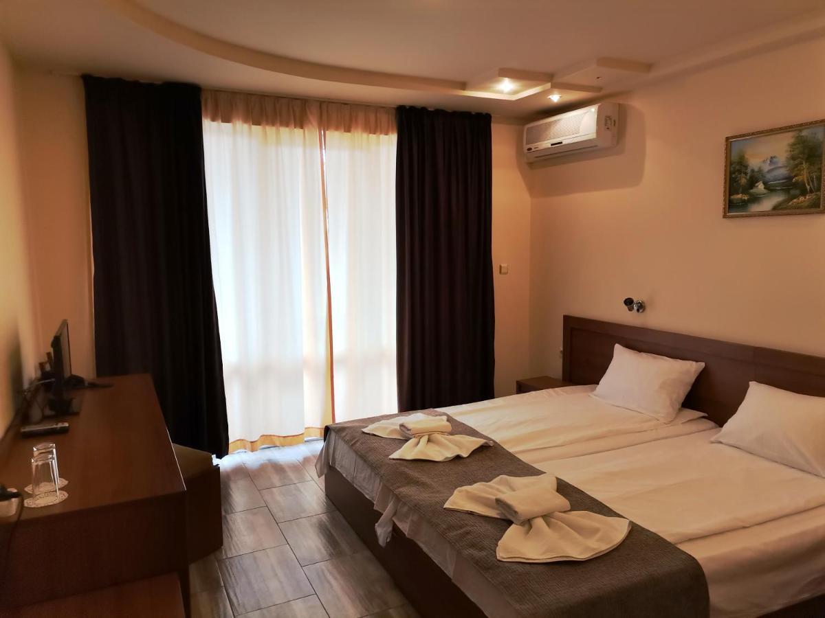 Paris Hotel Балчик Экстерьер фото