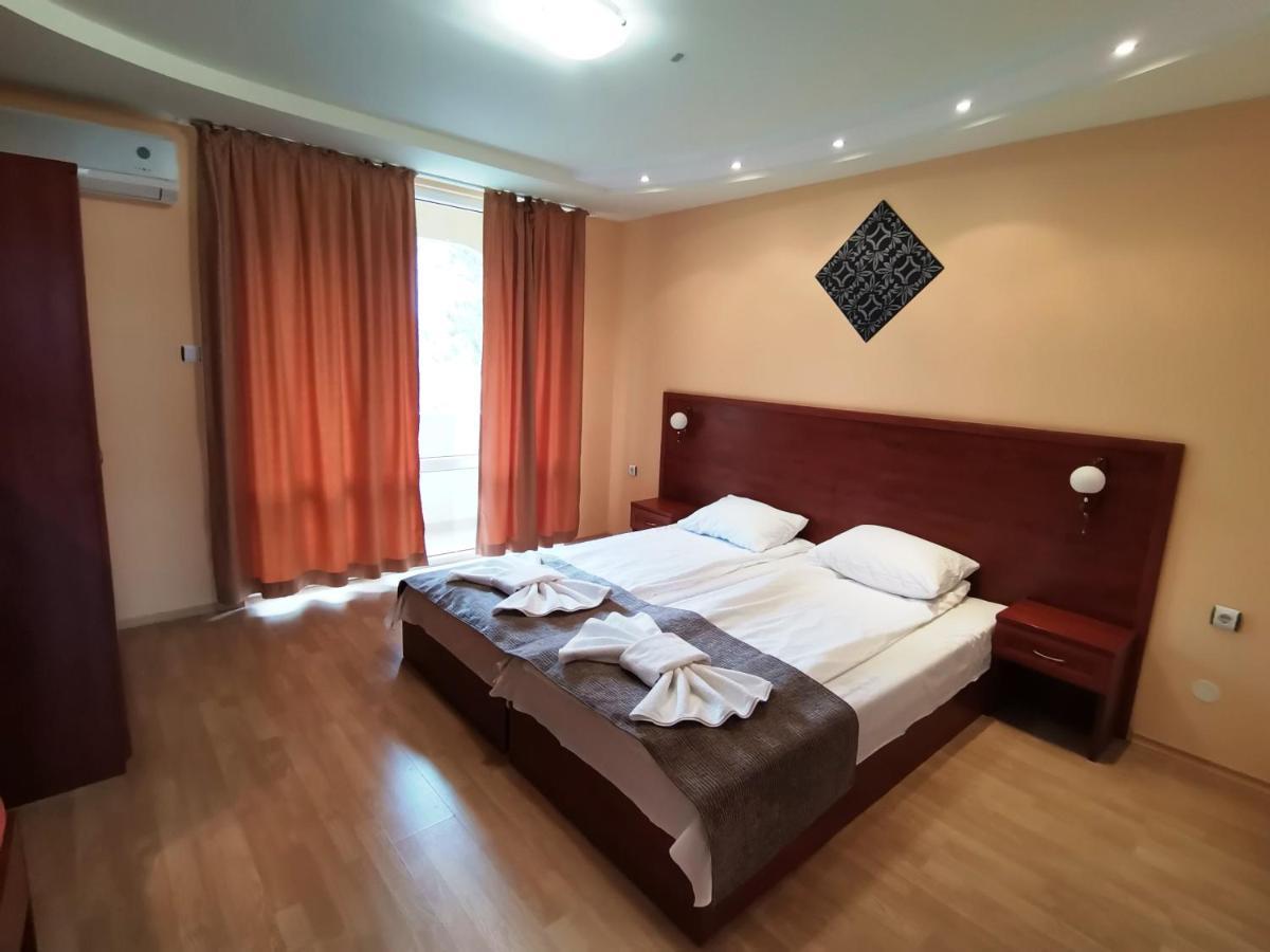 Paris Hotel Балчик Экстерьер фото