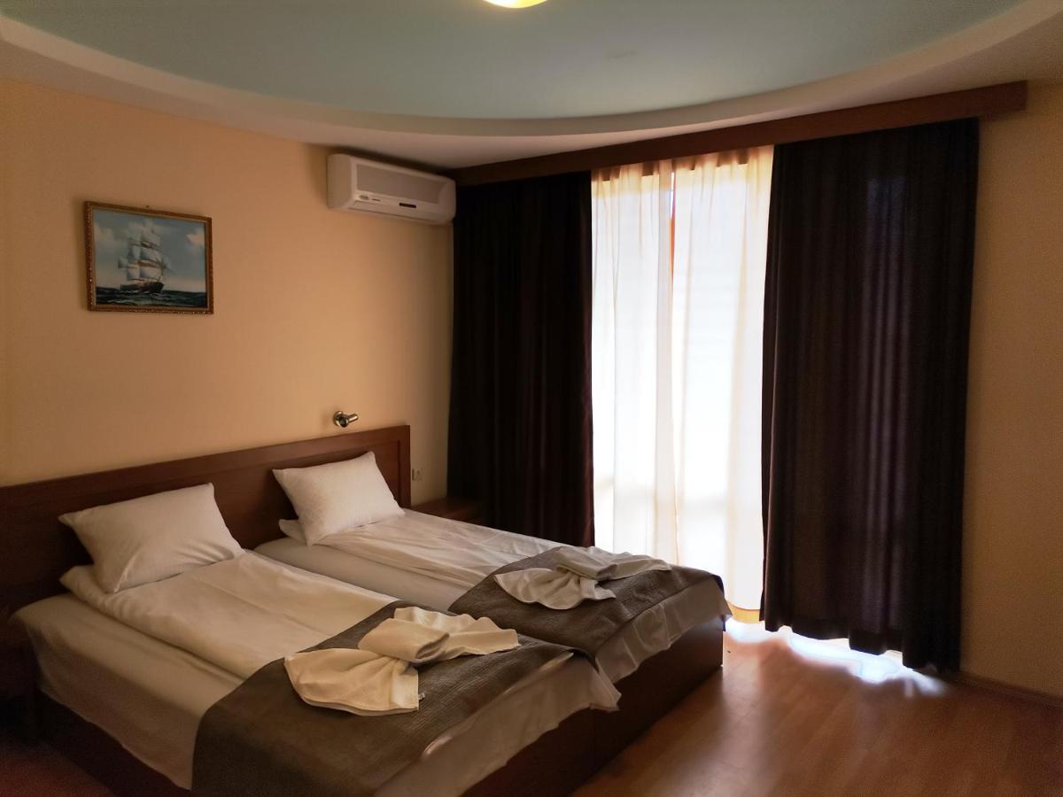 Paris Hotel Балчик Экстерьер фото