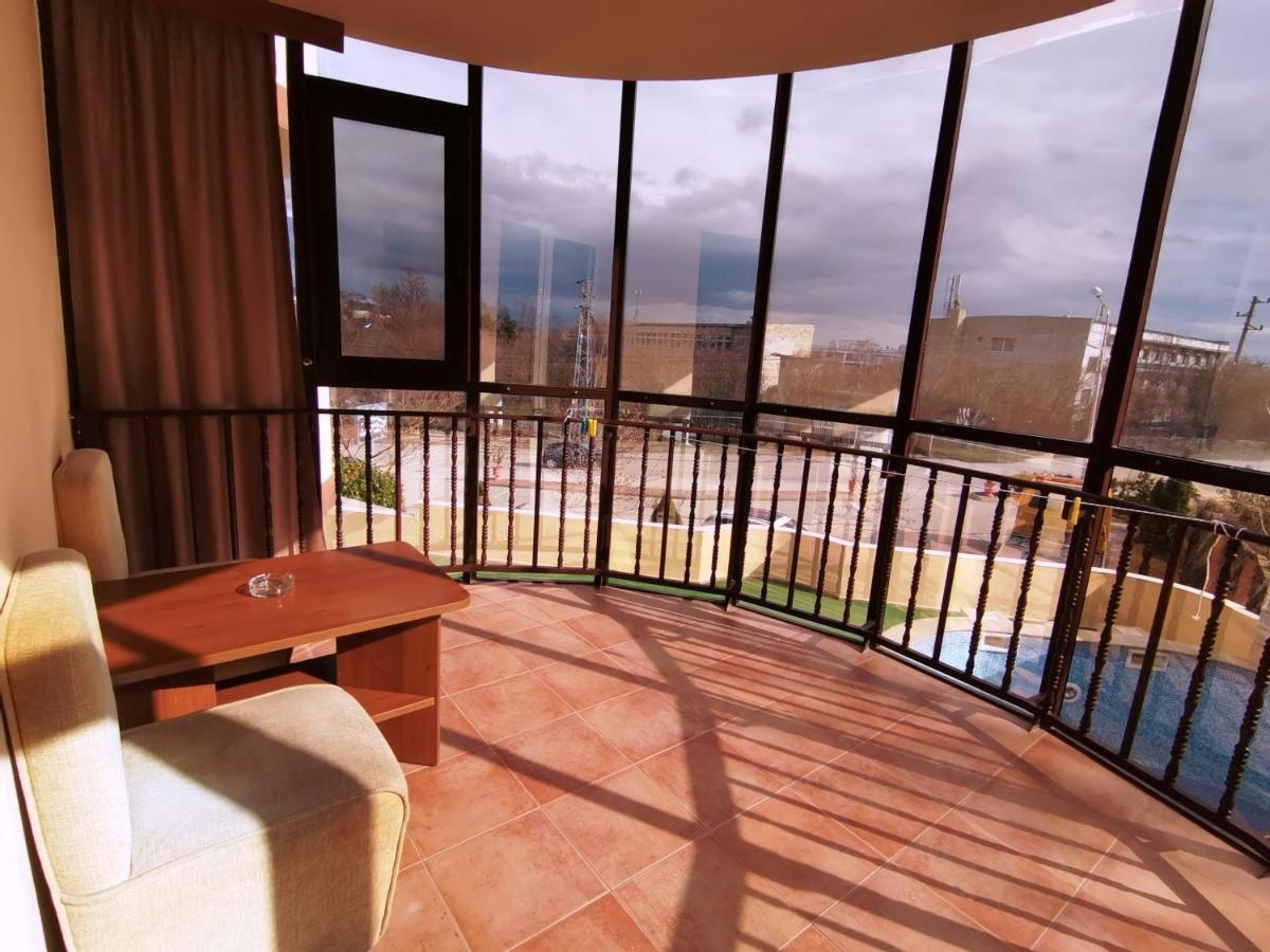 Paris Hotel Балчик Экстерьер фото